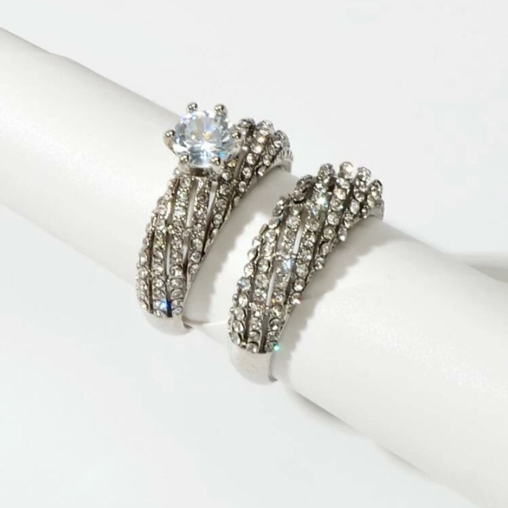 🔅🆕🔅✨Stunning ✨SilverTone 2 pcs Wedding Ring💍✨